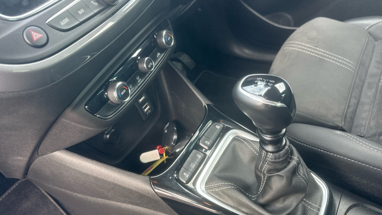 Vauxhall Crossland 1.2 Turbo Ultimate 5dr Petrol Hatchback